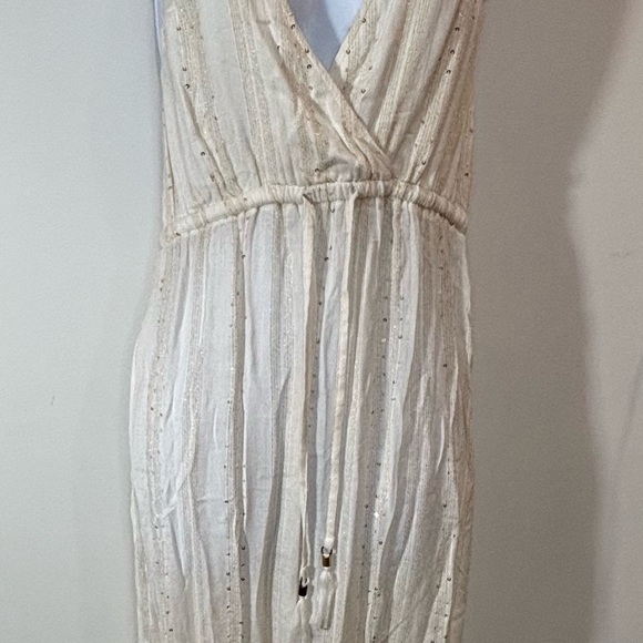 L space bathing suit cover-upon - Picture 4 of 10